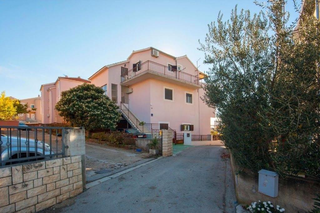 Guesthouse Brodarica Sibenik Bagian luar foto