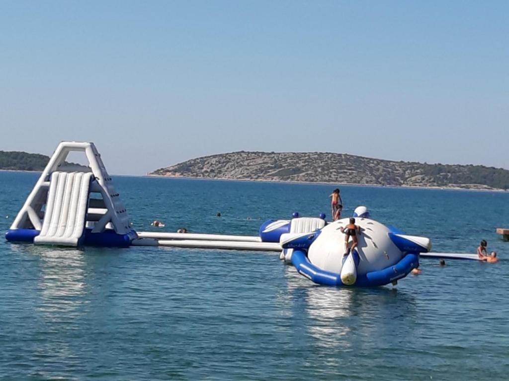 Guesthouse Brodarica Sibenik Bagian luar foto