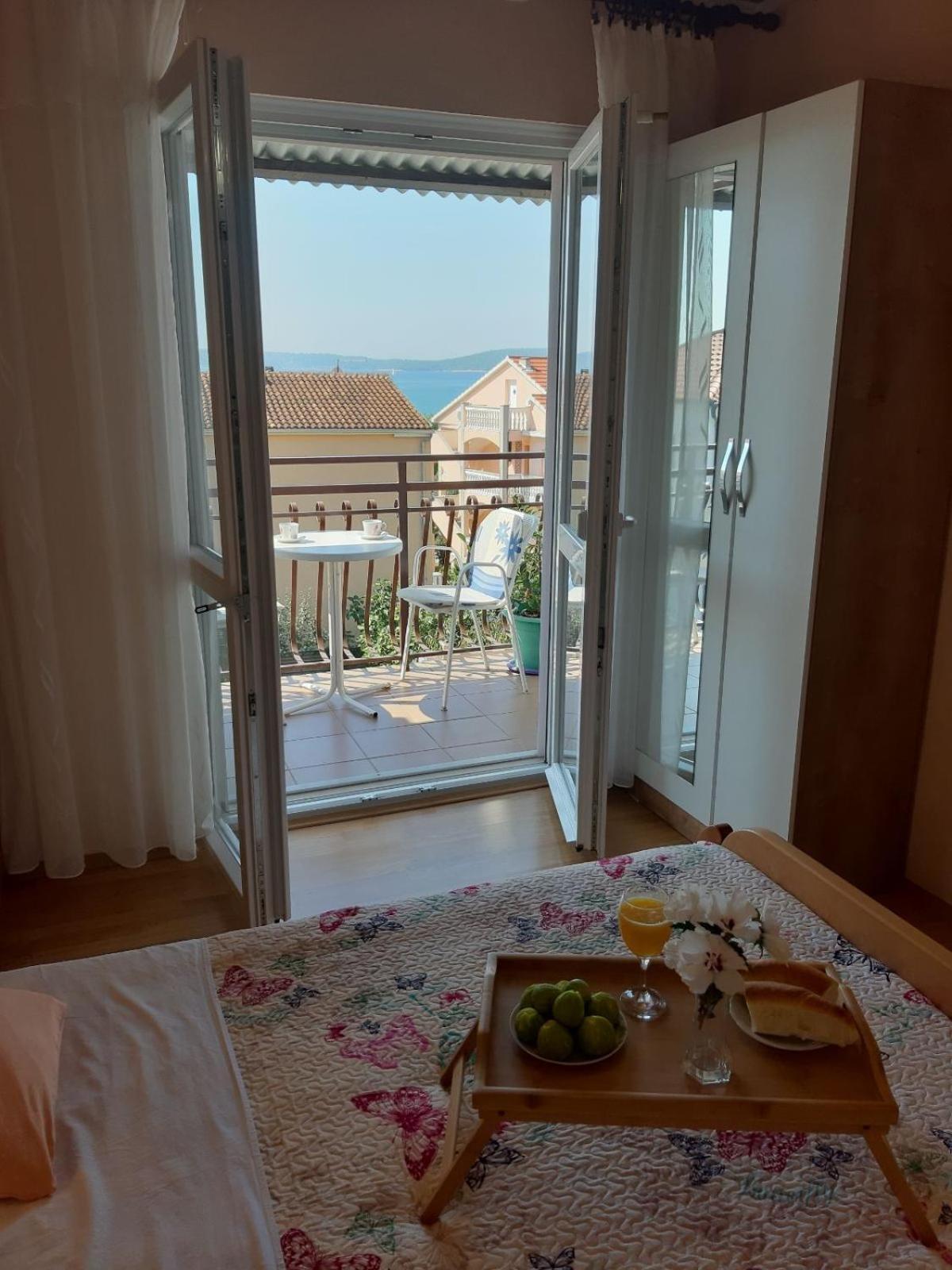 Guesthouse Brodarica Sibenik Bagian luar foto